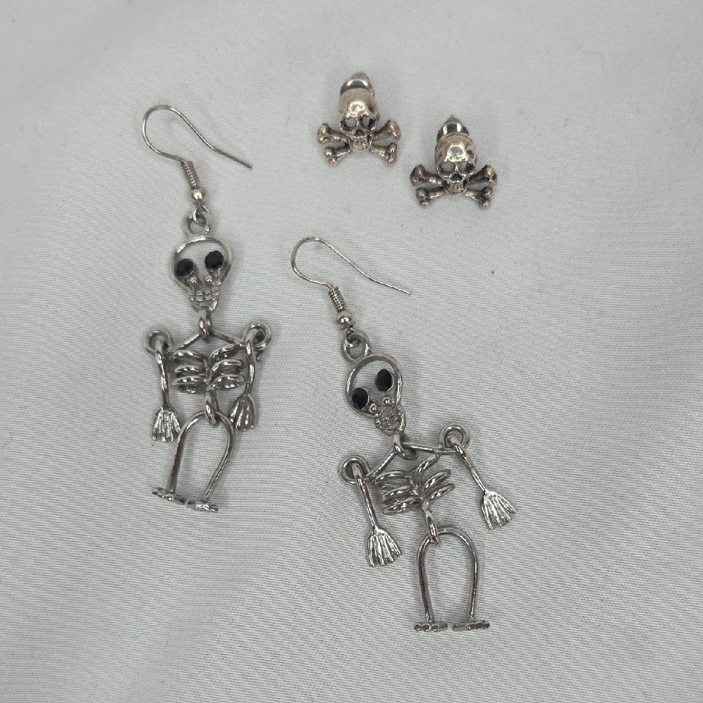 Skeleton and Skull Earrings Set 2 Pairs Dangly And Studs Vintage Y2k Claires